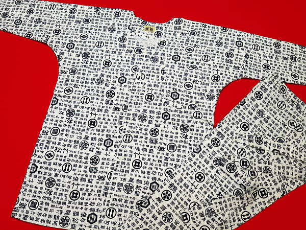 義若オリジナルの新作鯉口シャツ、ダボシャツ　家紋と漢字（白）